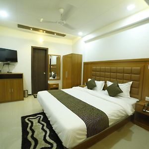Supreme Room